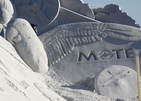 A Mote sand carving at the 2014 Siesta Key Crystal Classic.