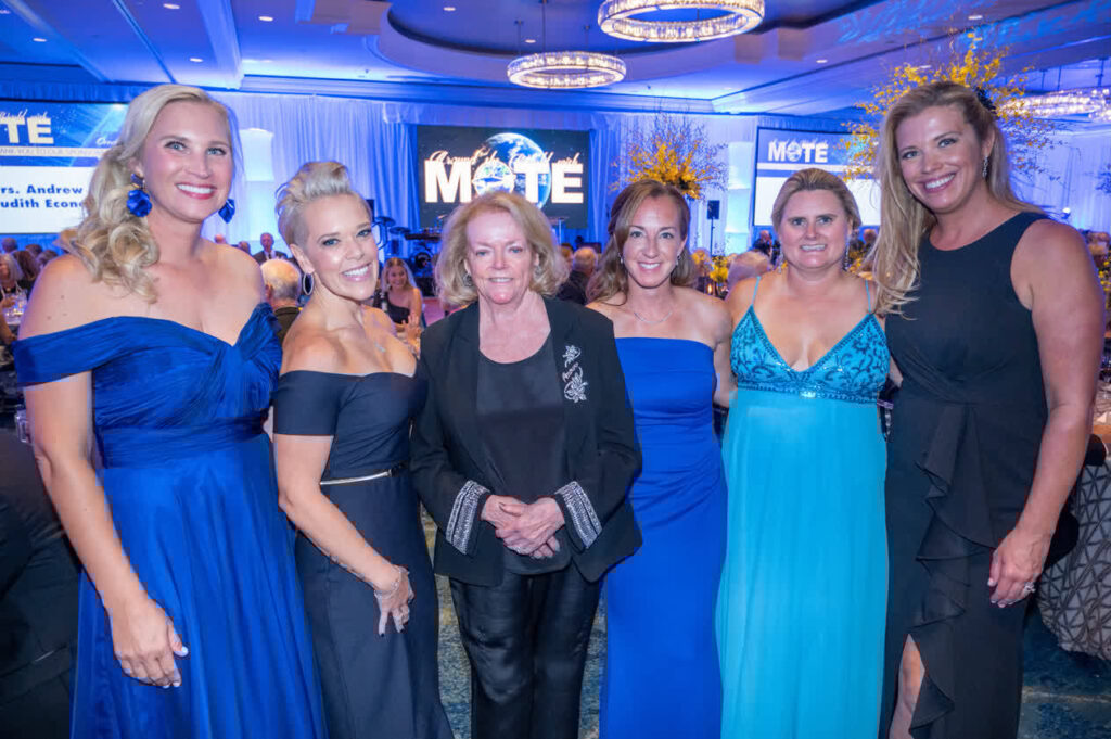 Mote Trustee and Board Chairman Emeritus Judy Graham and guests at Mote's Oceanic Evening.